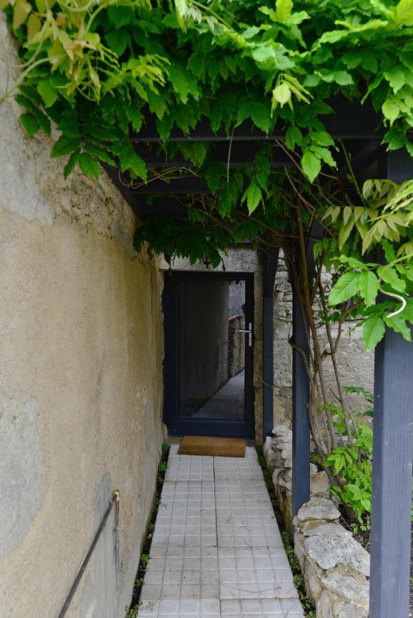 Chez Pique-Fesse Chambre D'Hote Saint-Martin-L'ars Bagian luar foto